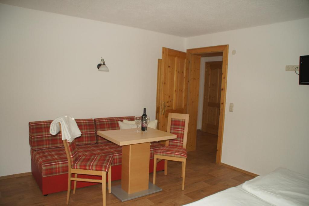 Appartment Sarlo 장크트안톤암아를베르크 객실 사진